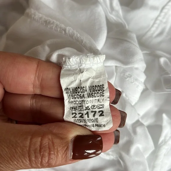 Pinup white sleeveless front knot blouse w/ crochet detail back.Italian fabric - Picture 6 of 6